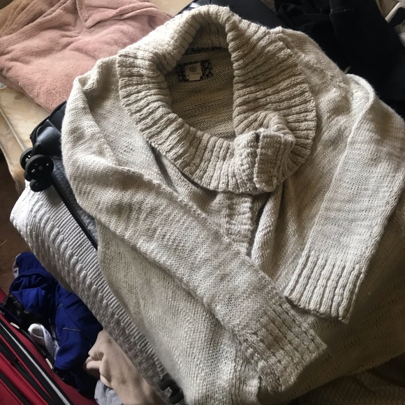 Element women’s Loose Neck Button-up Sweater - Picture 8 of 8